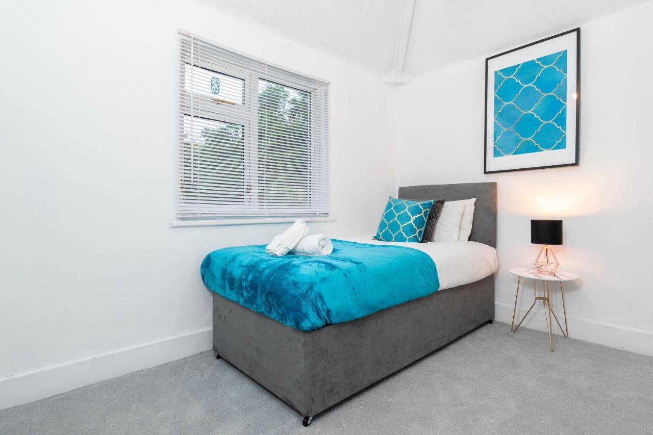 Large 4 Bedroom House - Top Rated - Off-Street Parking - Garden - Sleeps 9 - Contractors - Groups - Pool Table Northfield Exteriör bild