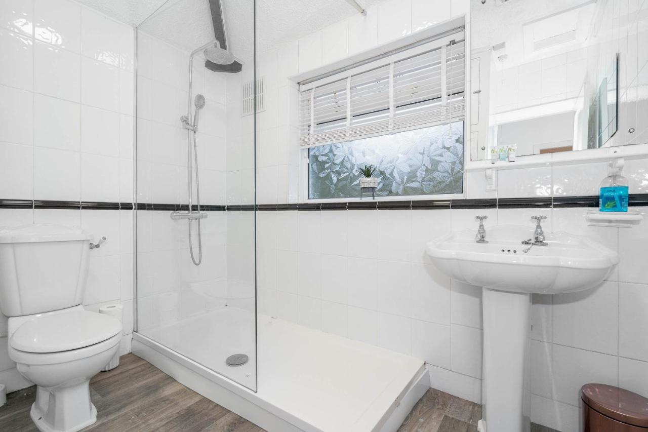 Large 4 Bedroom House - Top Rated - Off-Street Parking - Garden - Sleeps 9 - Contractors - Groups - Pool Table Northfield Exteriör bild